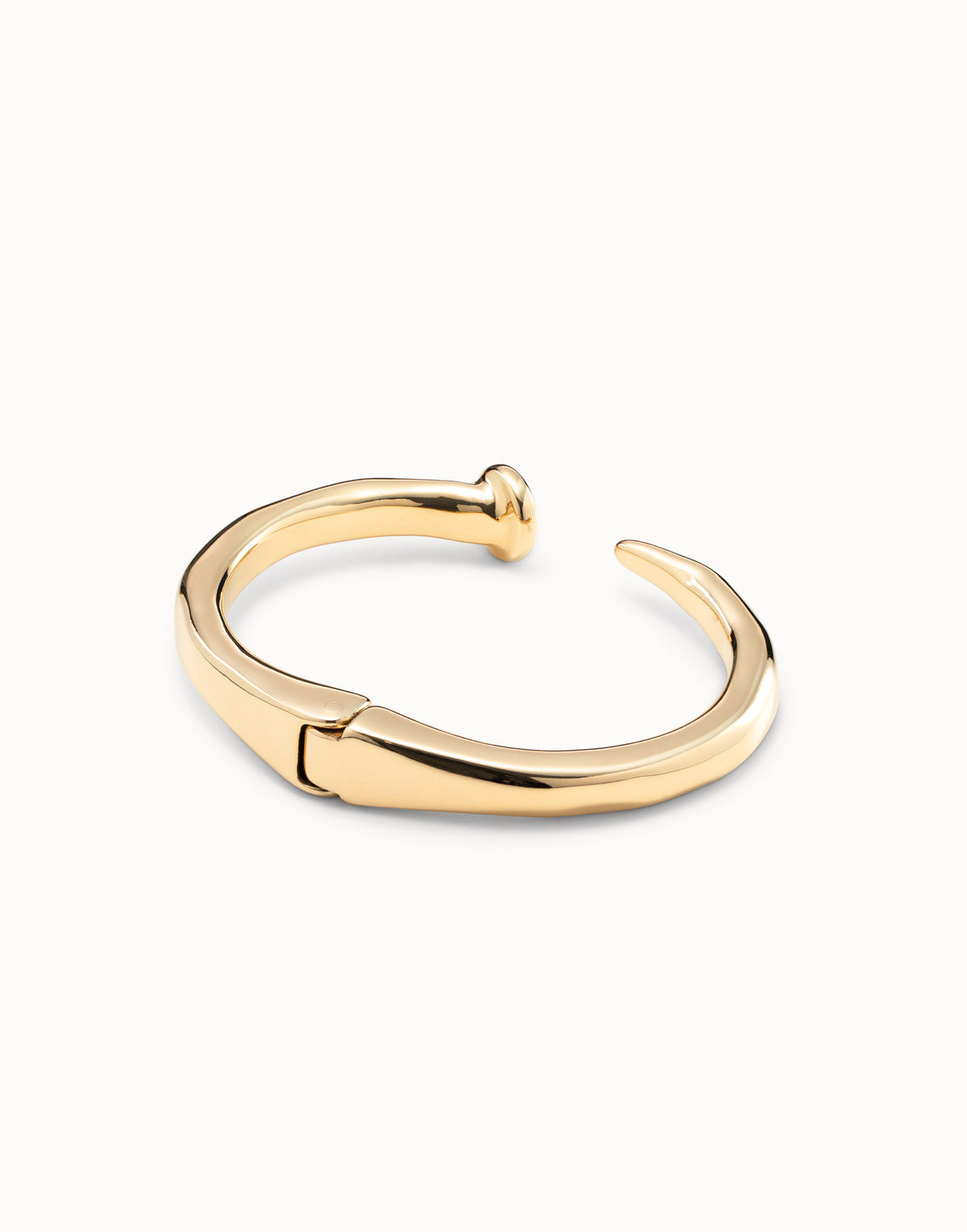 Uno de 50 Gold Sculptural‑Style Bangle Bracelet