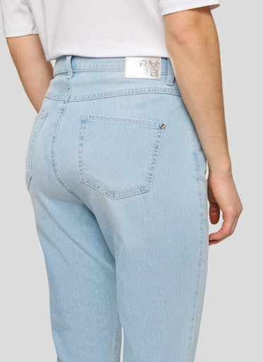Rabe Light Denim Slim Crop Jeans – 3/4 Length