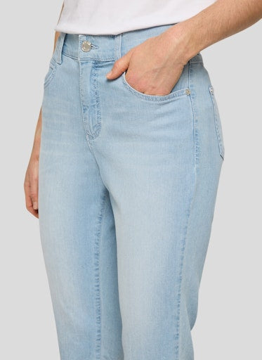 Rabe Light Denim Slim Crop Jeans – 3/4 Length