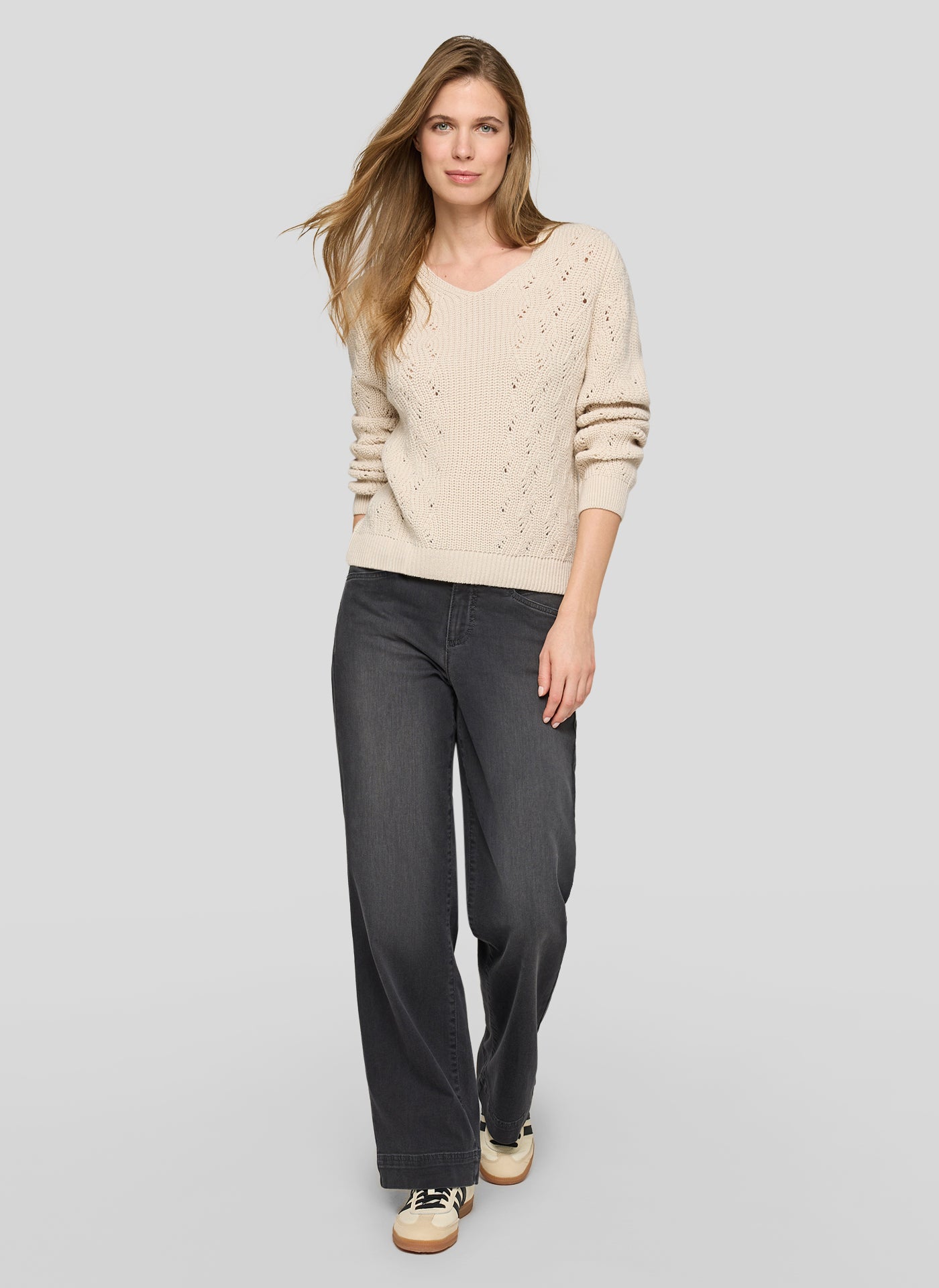 Rabe Alabaster V-Neck Knit Long Sleeves Sweater 56-115606