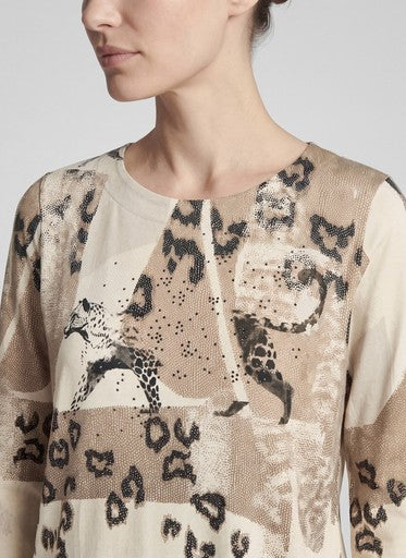 Rabe Alabaster Print Top – 3/4 Sleeve Round Neck with Rhinestone Detail 