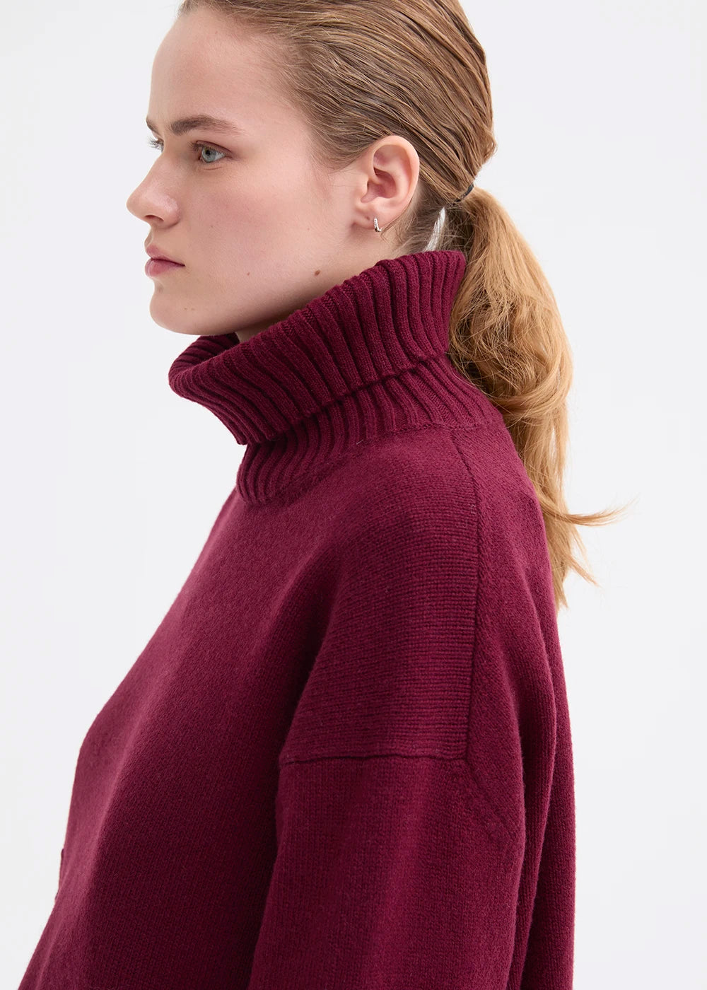 Rosso 35 Burgundy Embroidered High-Neck Sweater in Wool-Cashmere Blend