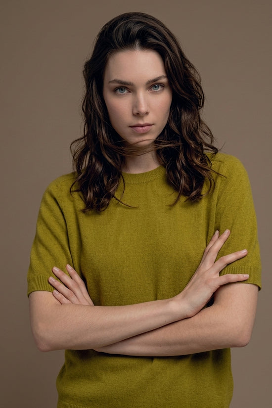 Solocascmir Olive Cashmere Sweater – Fine Knit Crew Neck Short Sleeve