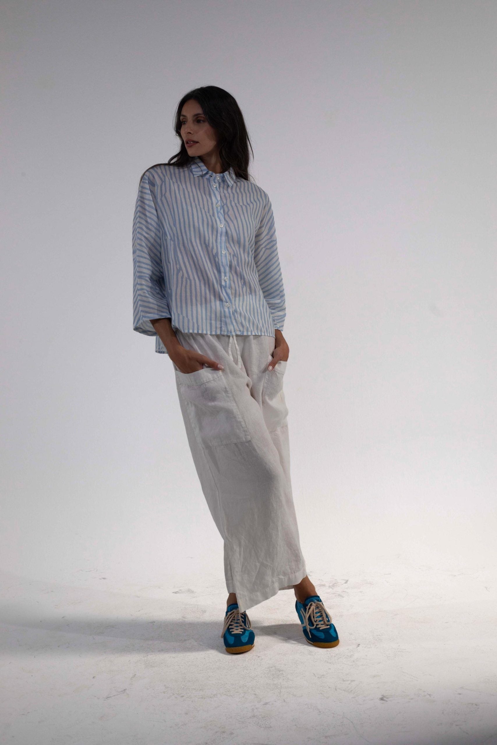 Elemente Clemente Tege Blue Wavy Stripe Cotton 3/4 Sleeve Shirt with Classic Collar 