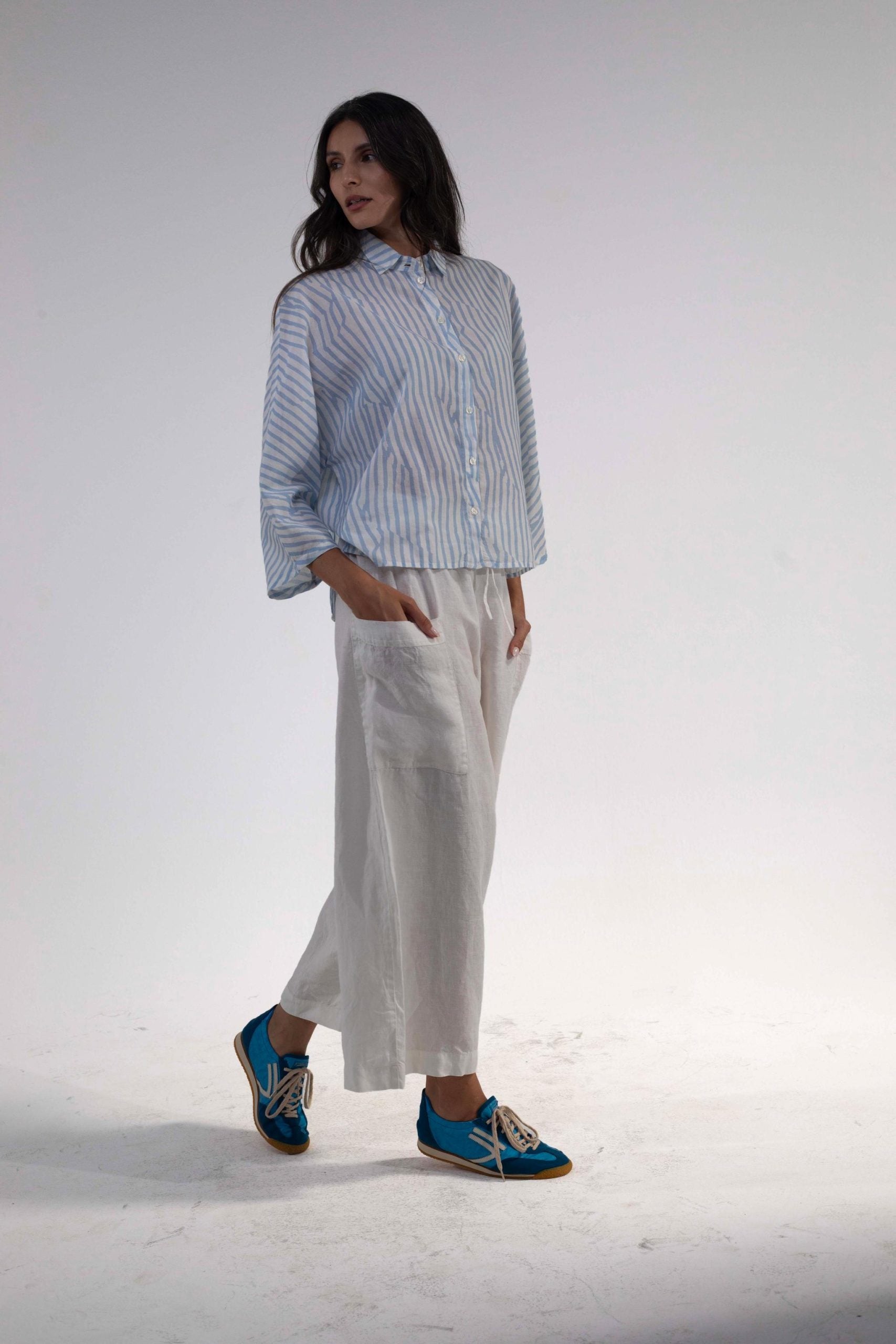 Elemente Clemente Tege Blue Wavy Stripe Cotton 3/4 Sleeve Shirt with Classic Collar 