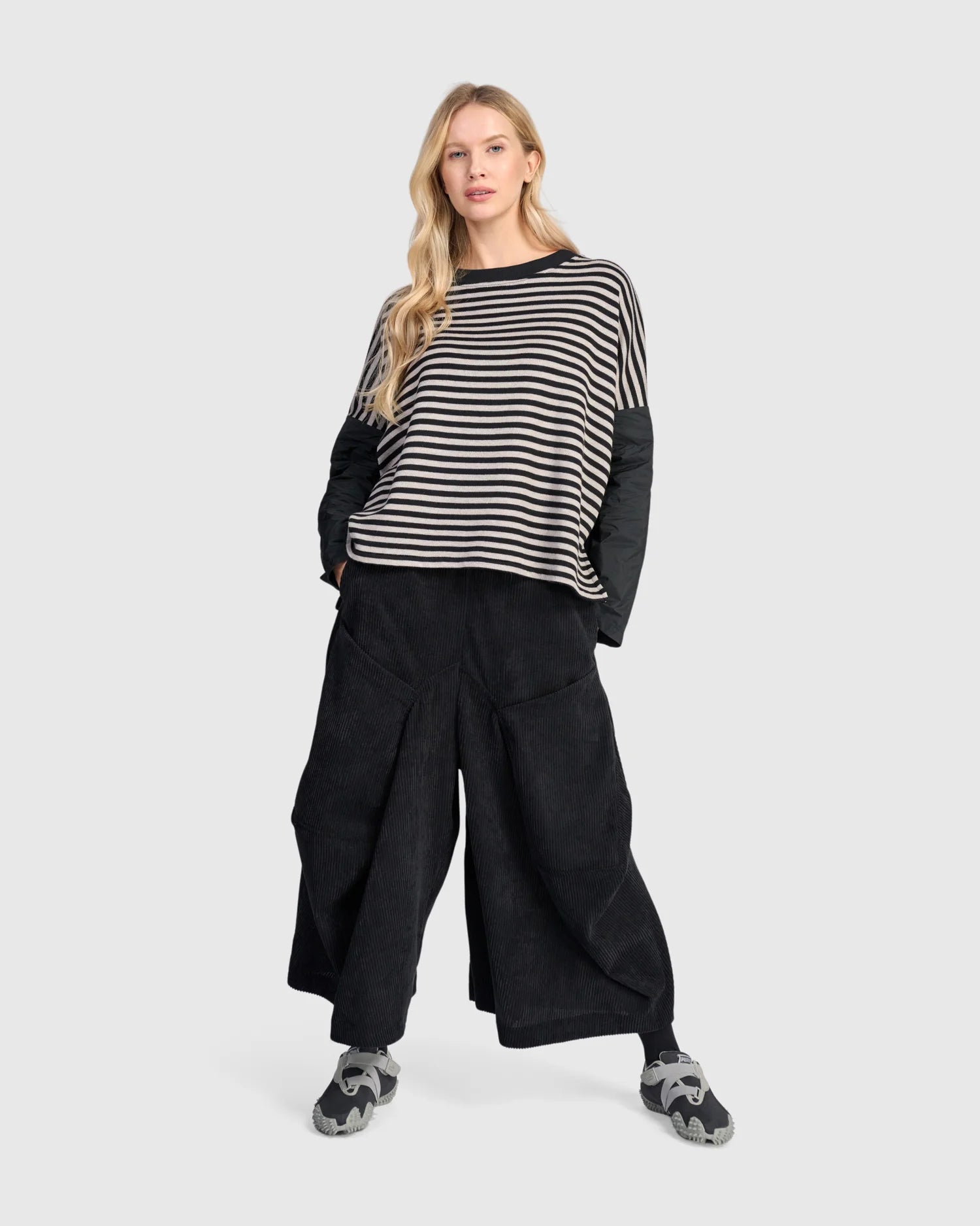 Alembika Urban Boxy Top Black/Cloud Stripe