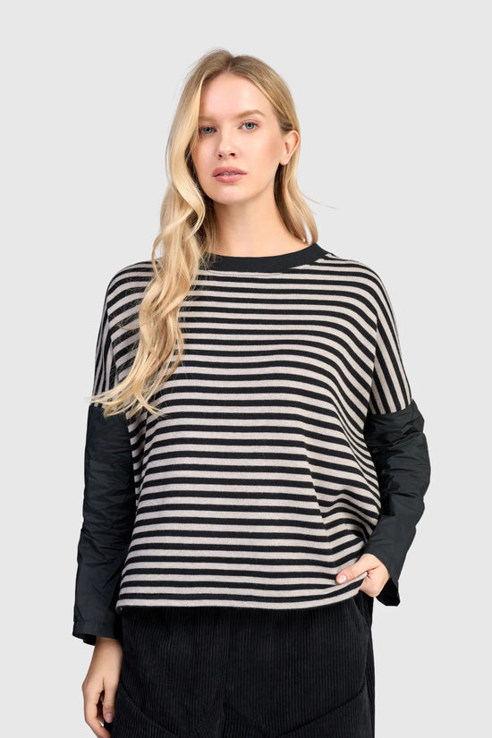 Alembika Urban Boxy Top Black/Cloud Stripe