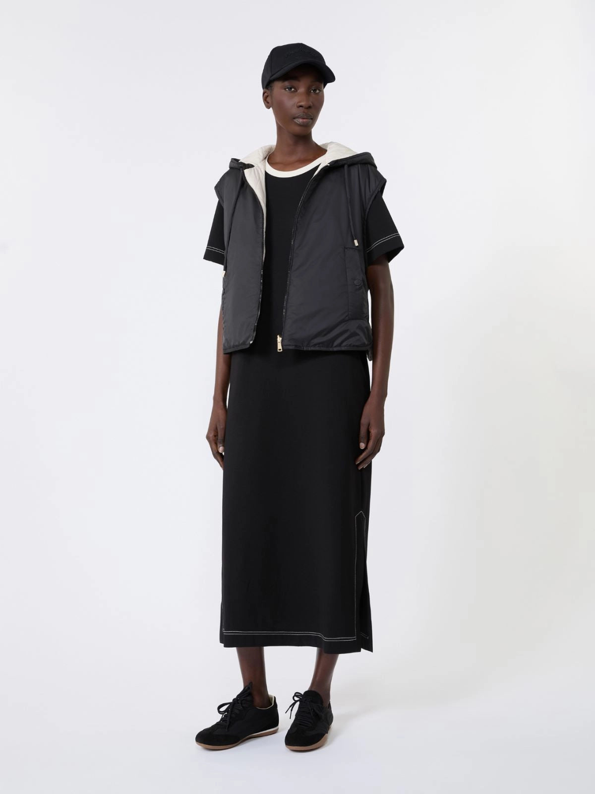 Max Mara Weekend Black Reversible Water-Repellent Canvas Padded Gilet WKDACCENNI
