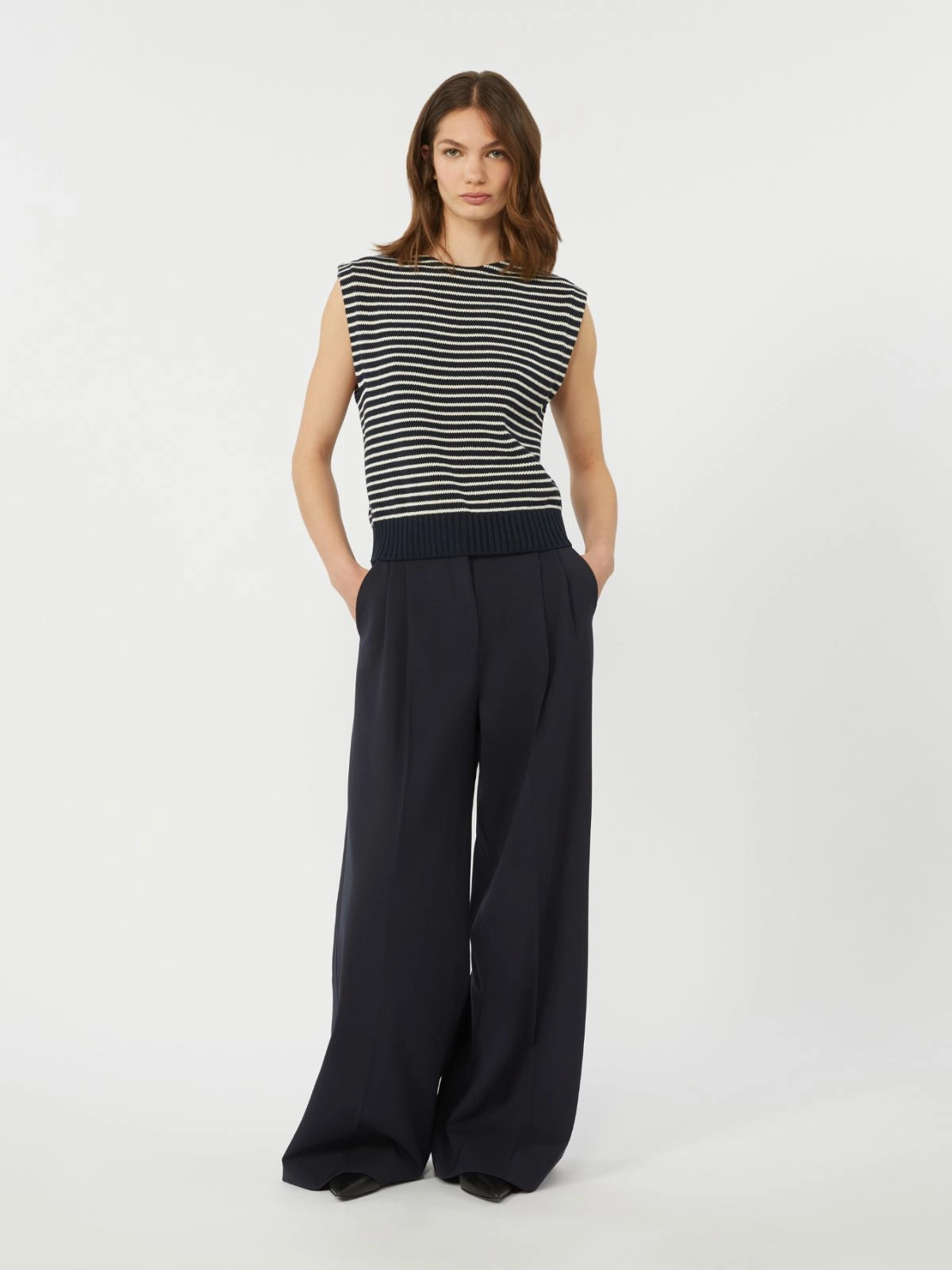 Max Mara Weekend Navy Stripe Sleeveless Cotton Blend Knit Top WKDLANDA