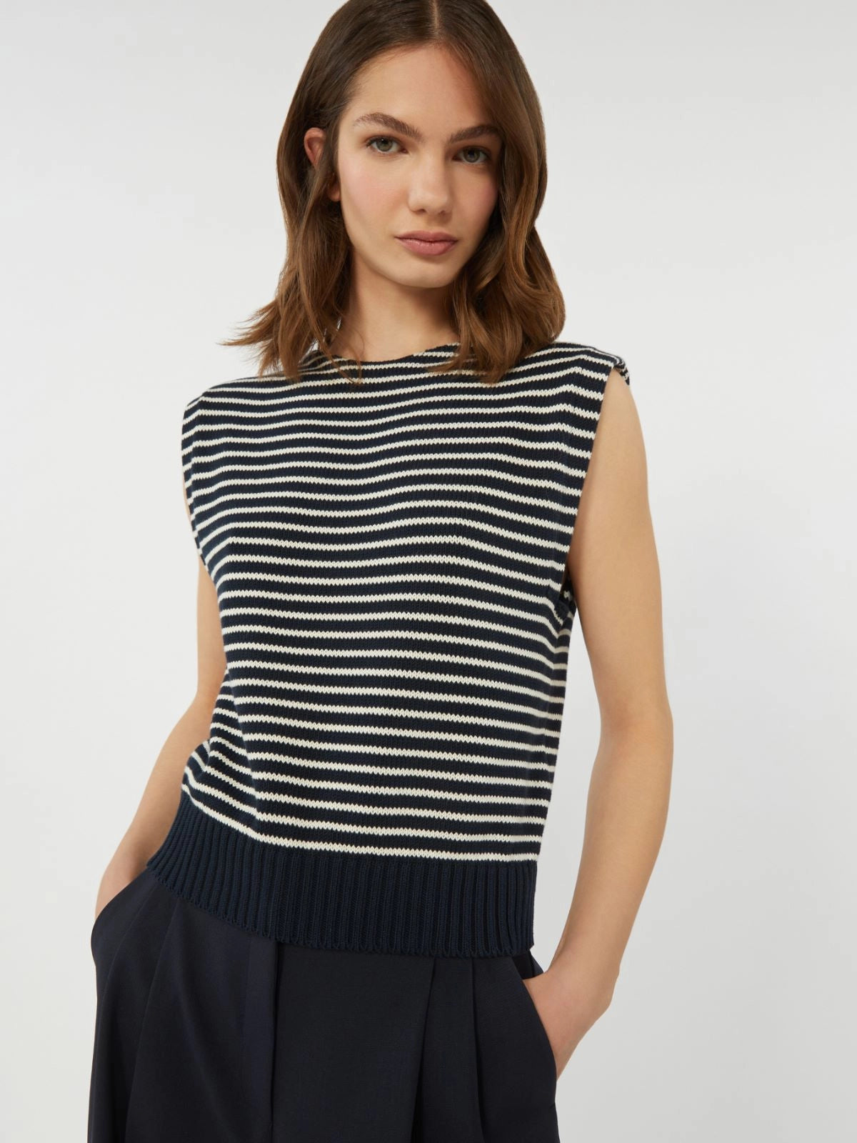 Max Mara Weekend Navy Stripe Sleeveless Cotton Blend Knit Top WKDLANDA