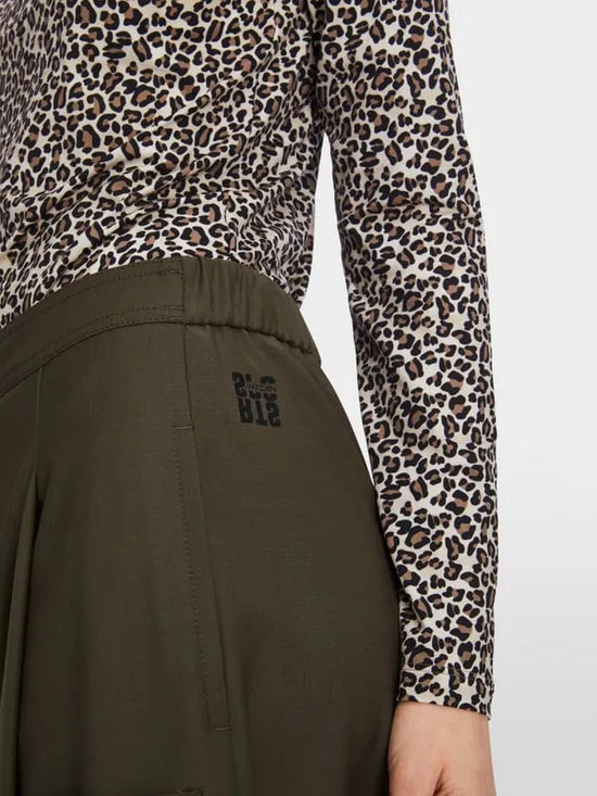 Marc Cain olive cargo culottes XS81.60 W11