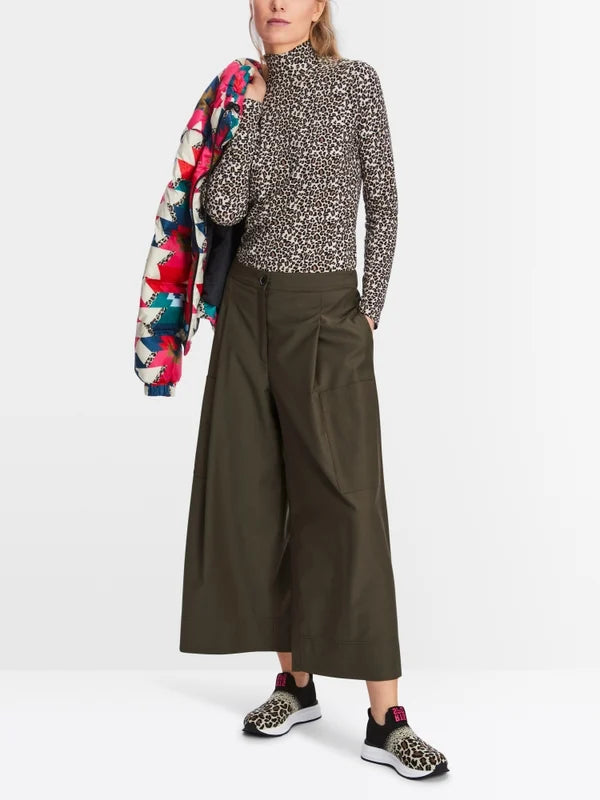 Marc Cain olive cargo culottes XS81.60 W11