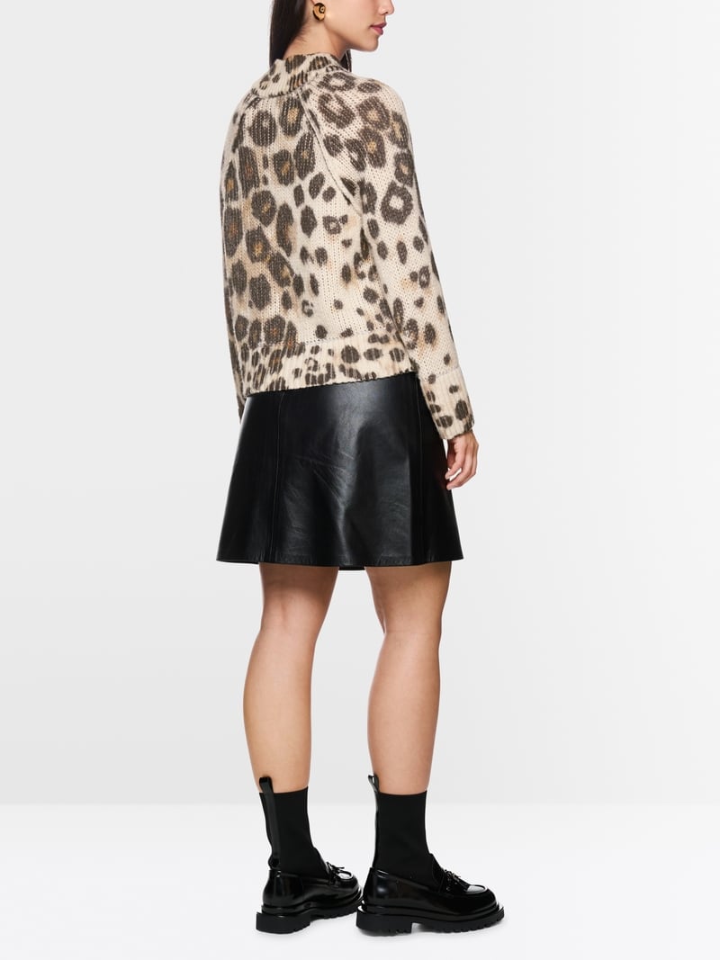 Marc Cain leopard print sweater Zc41.18 m33