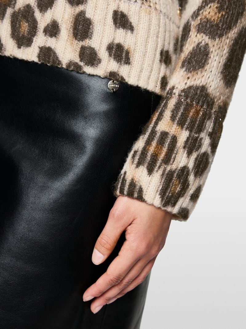 Marc Cain leopard print sweater Zc41.18 m33