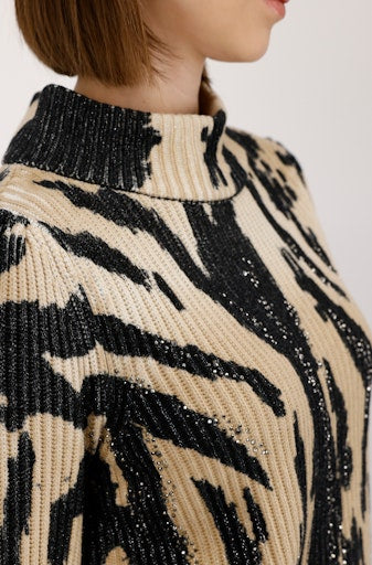 Monari turtleneck black and beige tiger print sweater 809566